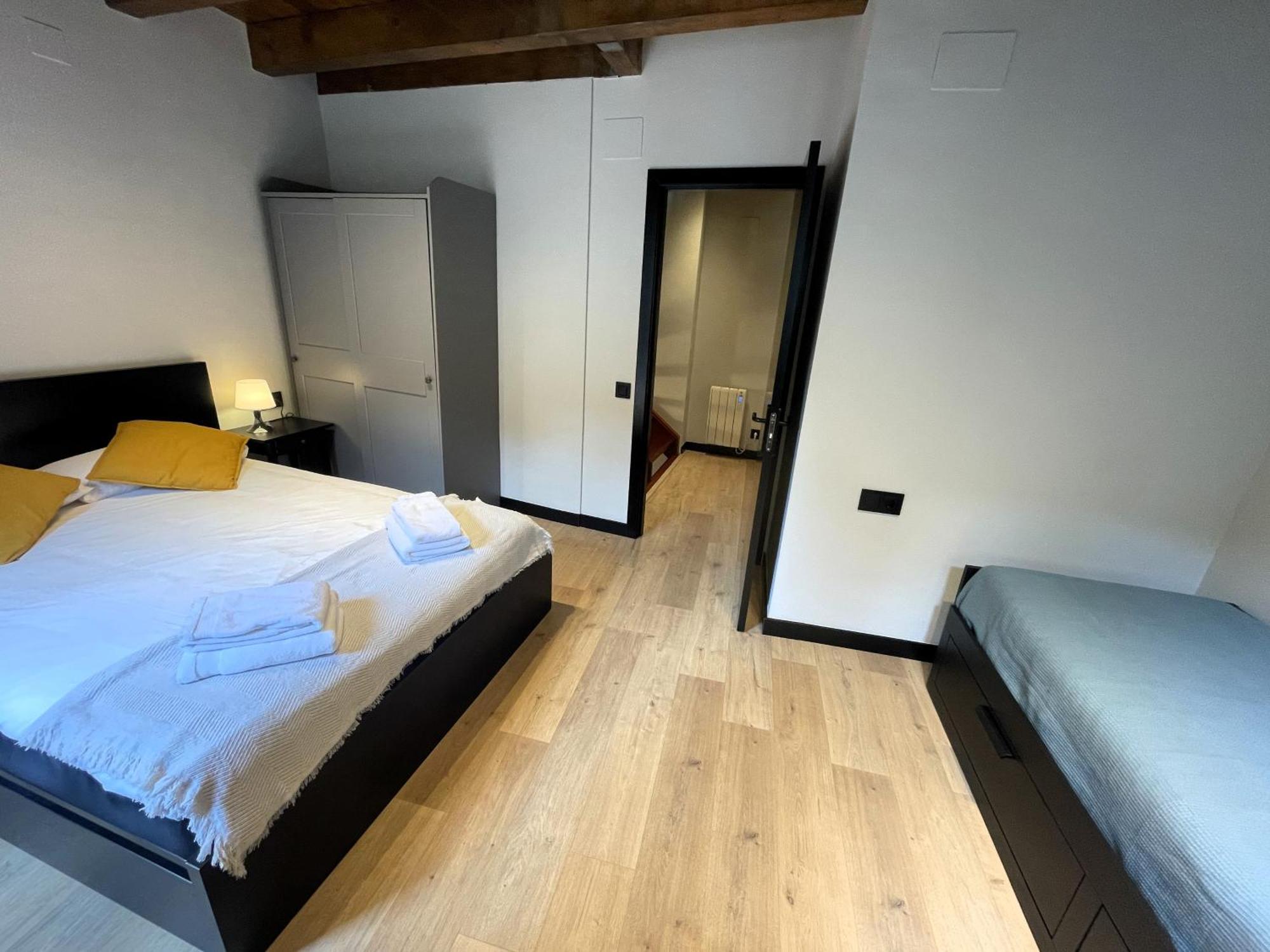 Duplex En El Puente Historico, Gra De Fajol Apartment *